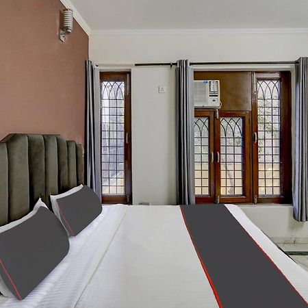 Hotel Capital O Uk House Residency Gurgáon Exteriér fotografie