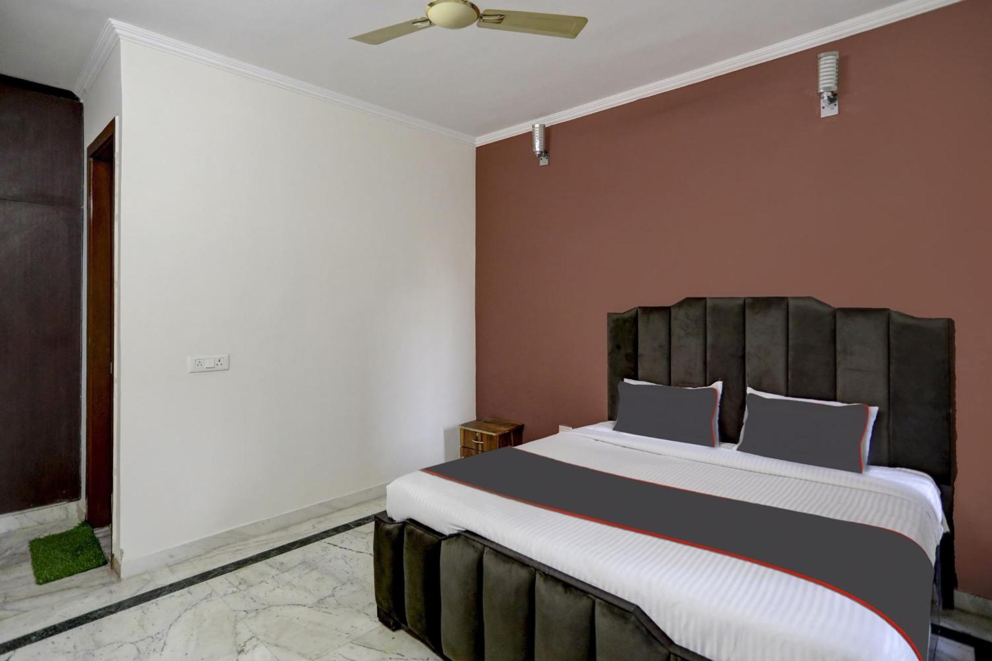 Hotel Capital O Uk House Residency Gurgáon Exteriér fotografie