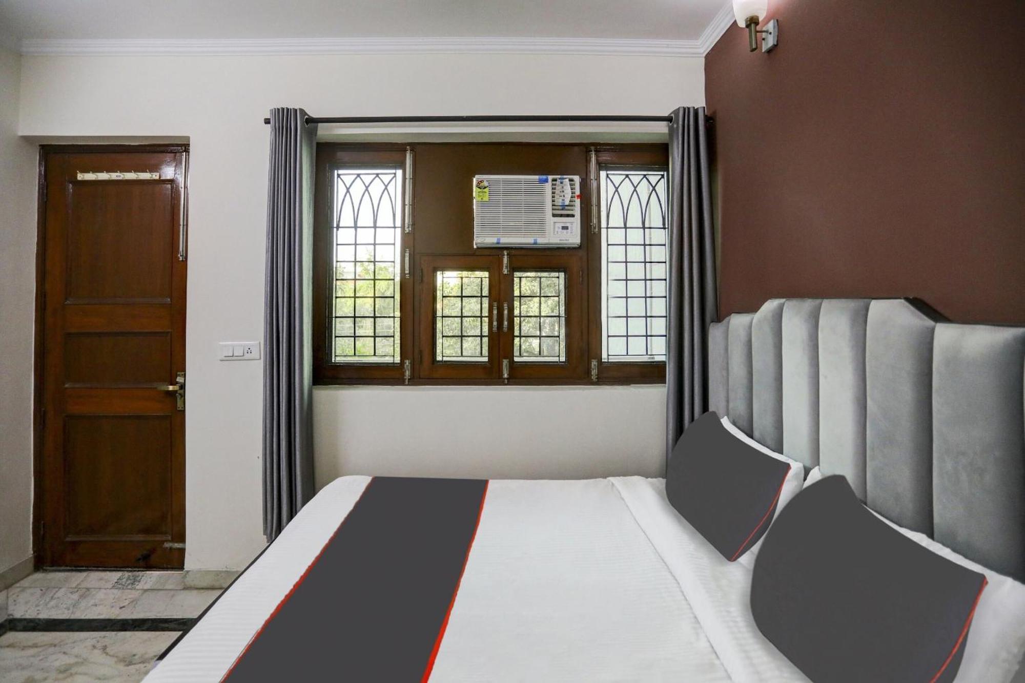 Hotel Capital O Uk House Residency Gurgáon Exteriér fotografie