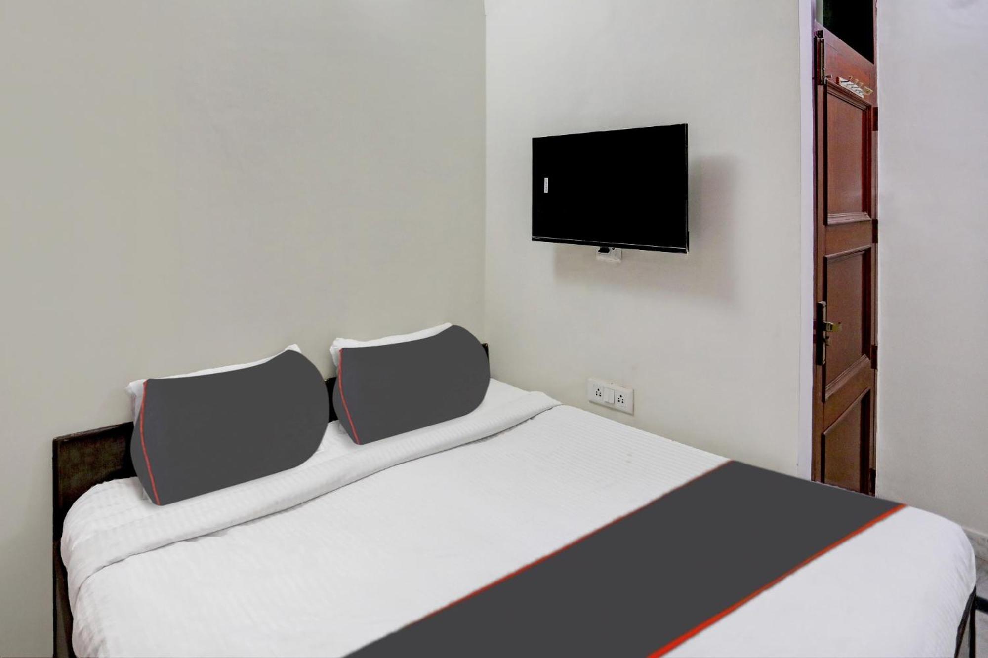 Hotel Capital O Uk House Residency Gurgáon Exteriér fotografie