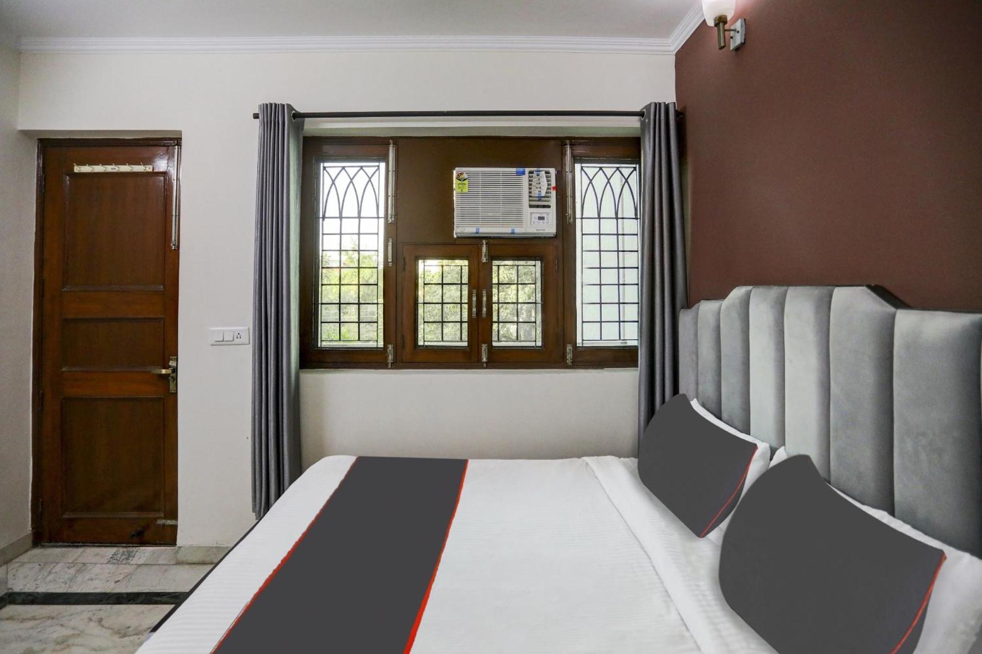 Hotel Capital O Uk House Residency Gurgáon Exteriér fotografie